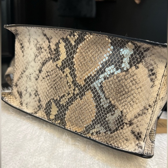 🖤🖤NWT-STEVE MADDEN STUNNING METALLIC BEVELYN SNAKE SATCHEL🖤🖤 - Picture 8 of 14